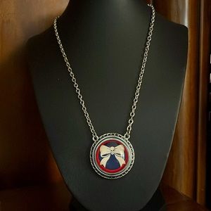 Retro A Gogo cap necklace with bow and little skull - vintage looking